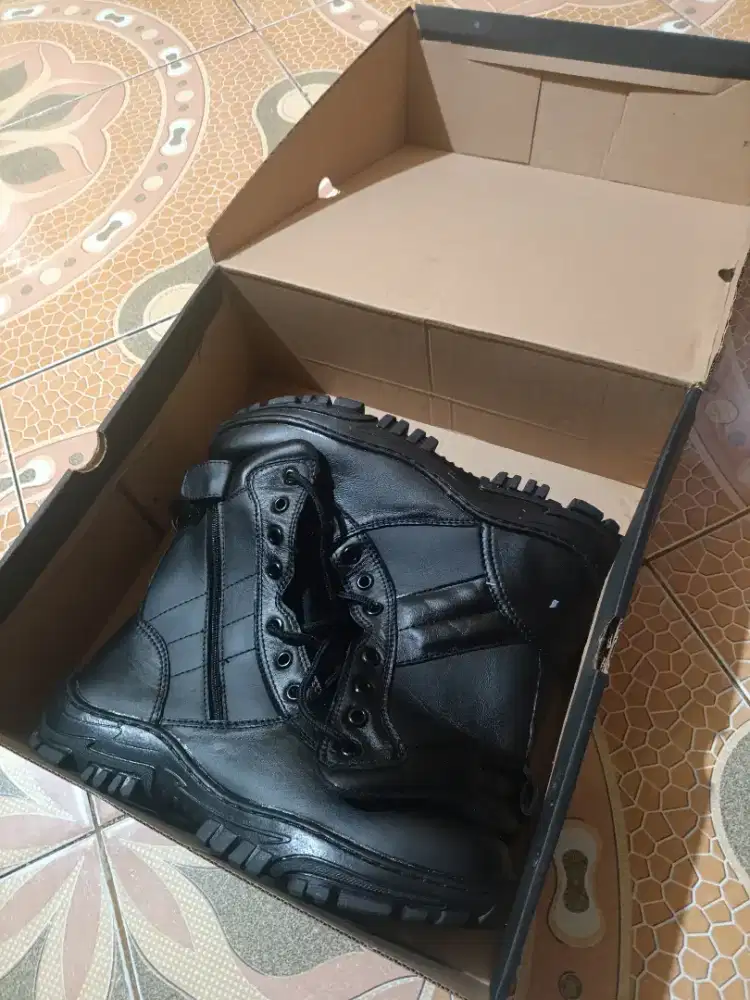 Sepatu PDL Security