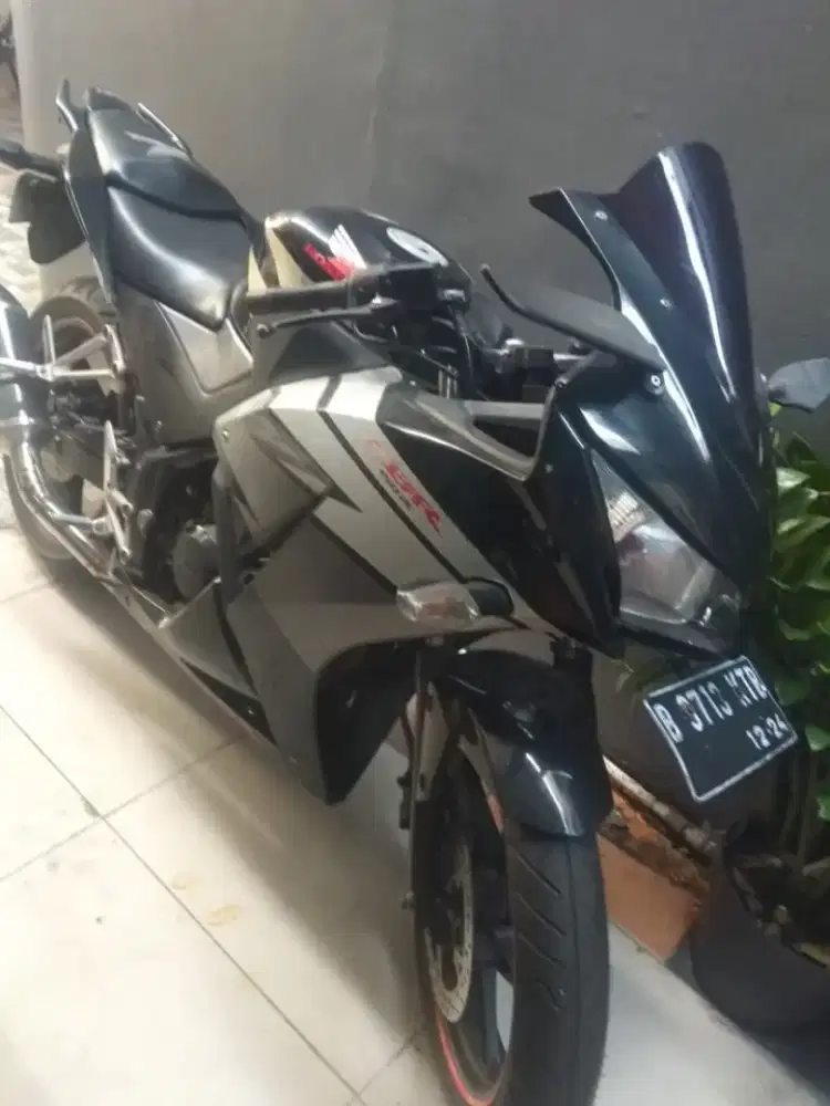 DIJUAL CBR 2014 HITAM CC150