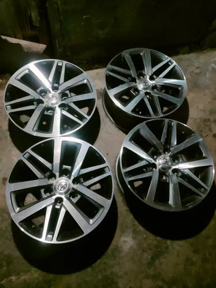 Velg original Fortuner vrz r18