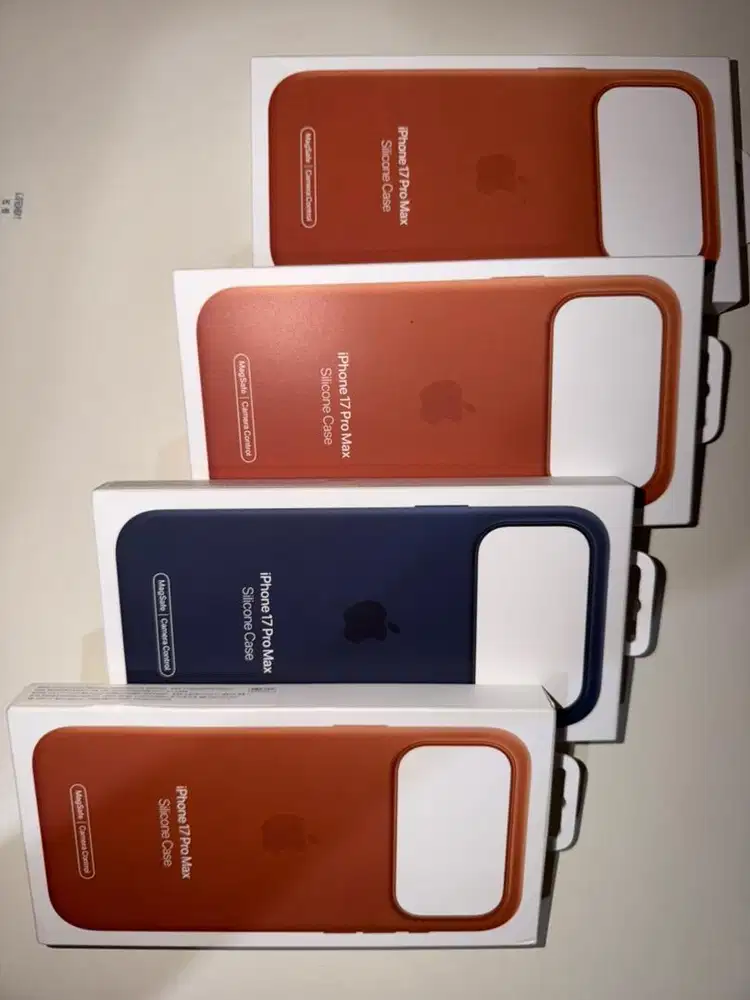 Silicone Case iPhone 17 PM Orange & Deep Blue