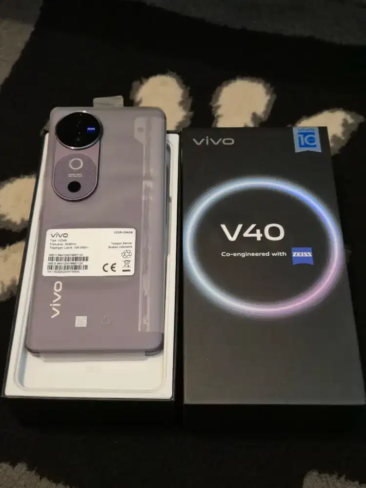 Vivo v40 12/256
