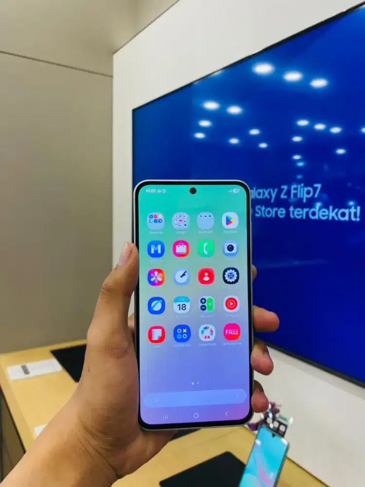 Beli Samsung A56 dapet charger