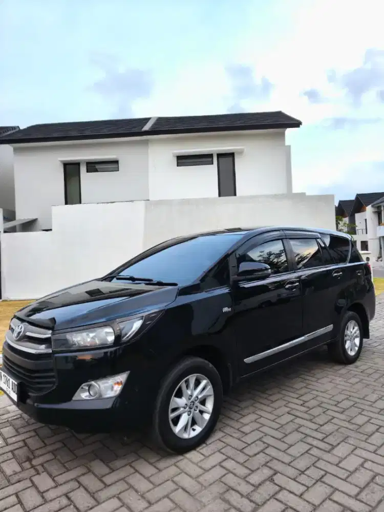 Dijual Innova Hitam 2018