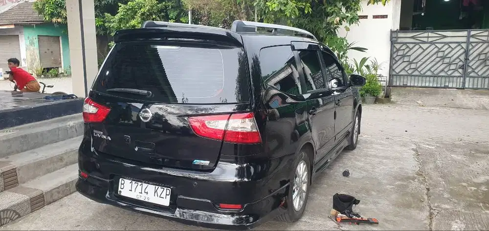 Jual Mobil Nissan Grand Livina 2014