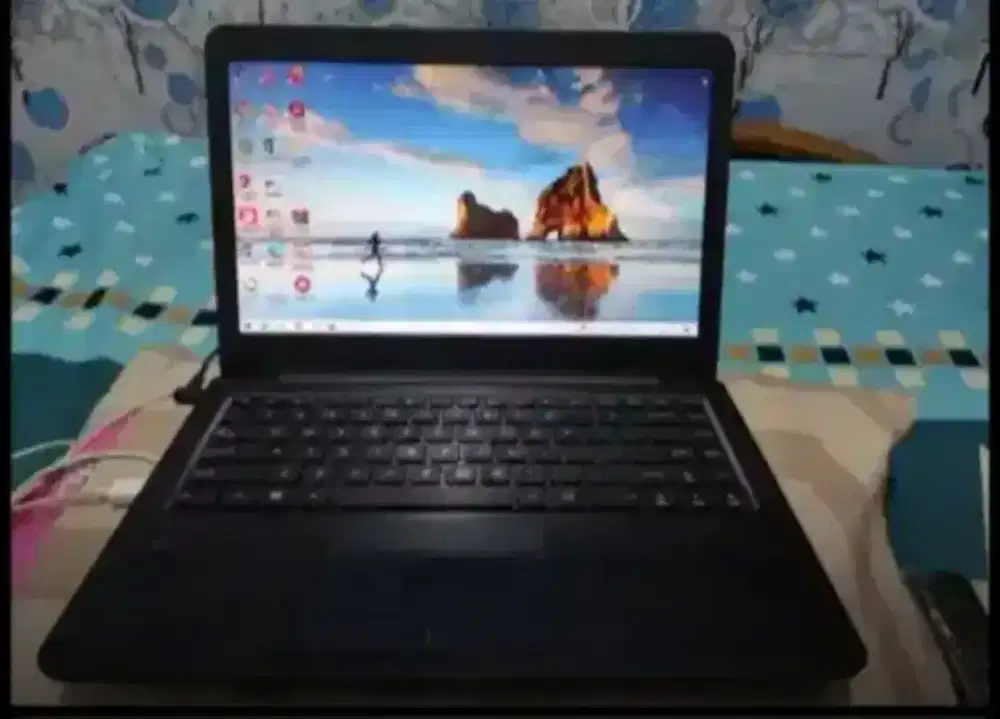 Laptop Asus E402W AMD E2-6110 4GB RAM 500GB HDD(SECOND)