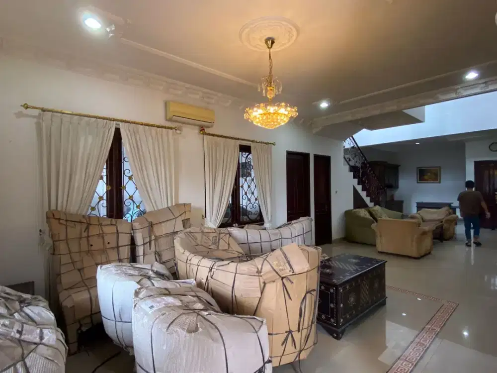 DIJUAL RUMAH MEWAH dan ELEGAN SIAP HUNI DI JATIWARINGIN – JAKARTA TIMUR