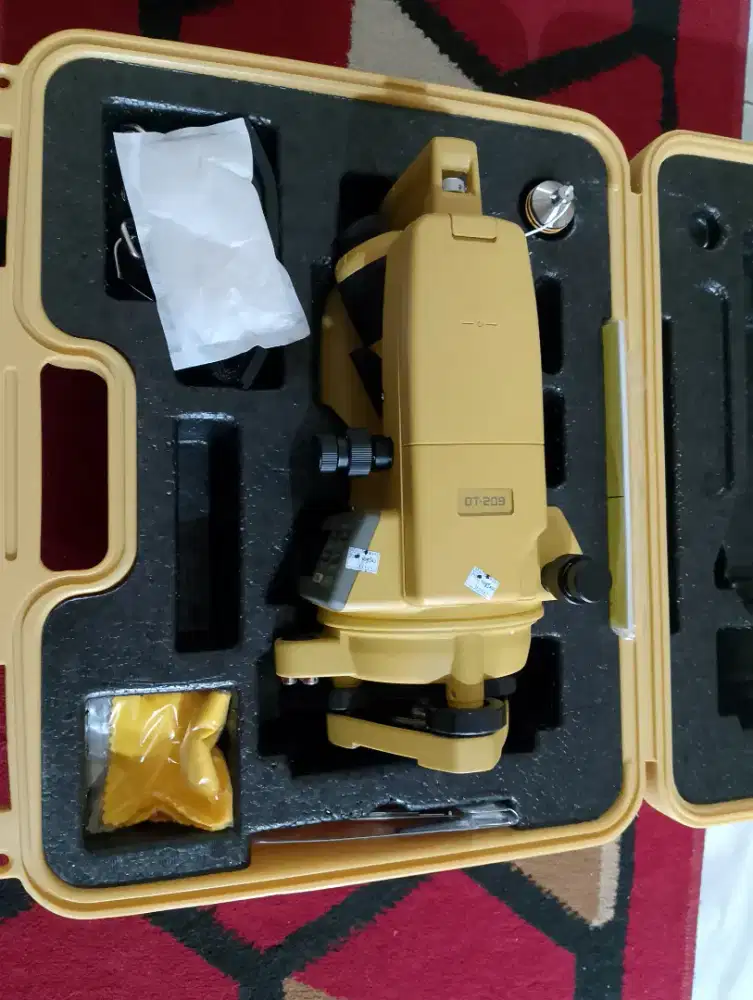 Theodolite Topcon Dt 209 like new