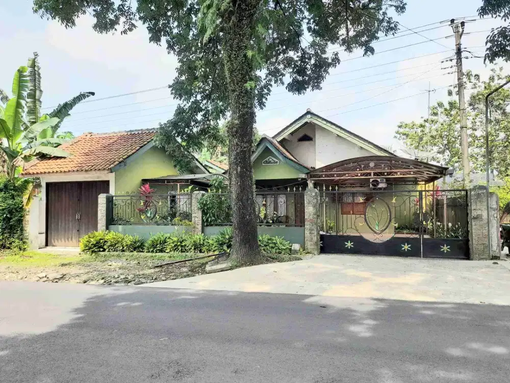 Rumah Pinggir Jalan Raya Beji Karangsalam Dekat Unwiku