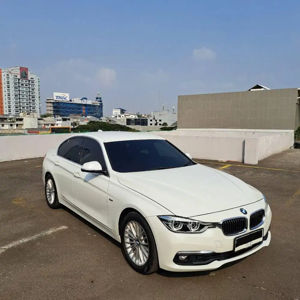 BMW 320i / 320 F30 Luxury 2018 Putih Metalik