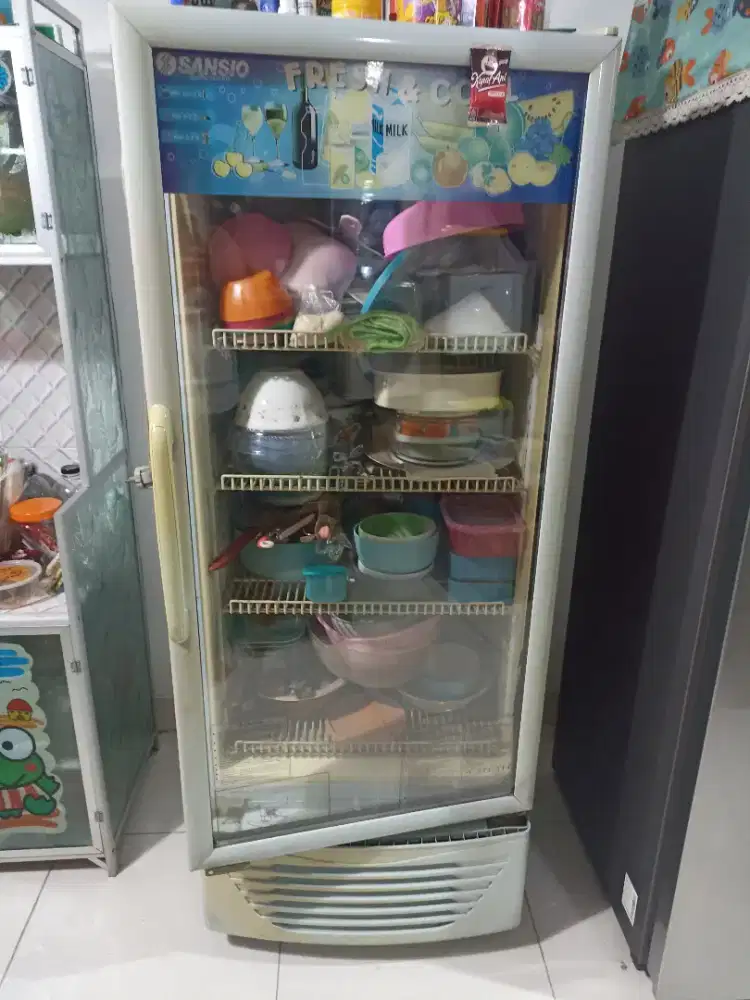 Dijual showcase Sansio vol 214 ltr