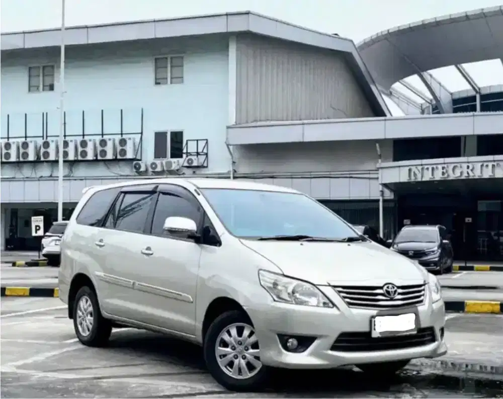 tdp 12 jt toyota kijang Innova diesel 2013 G at siap pakai