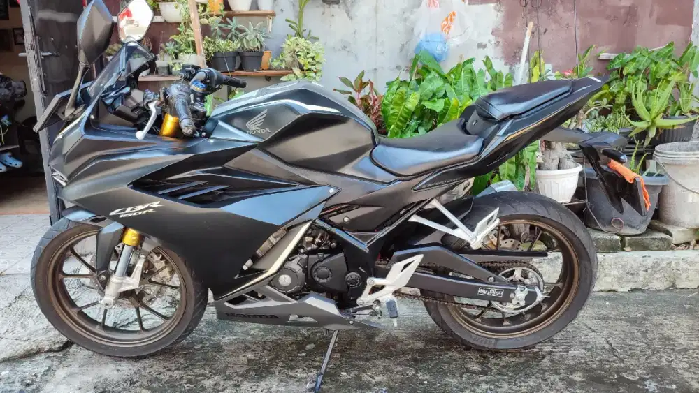 Honda New CBR 150R K45R 2024 Low KM 4rb Pajak panjang surat lengkap