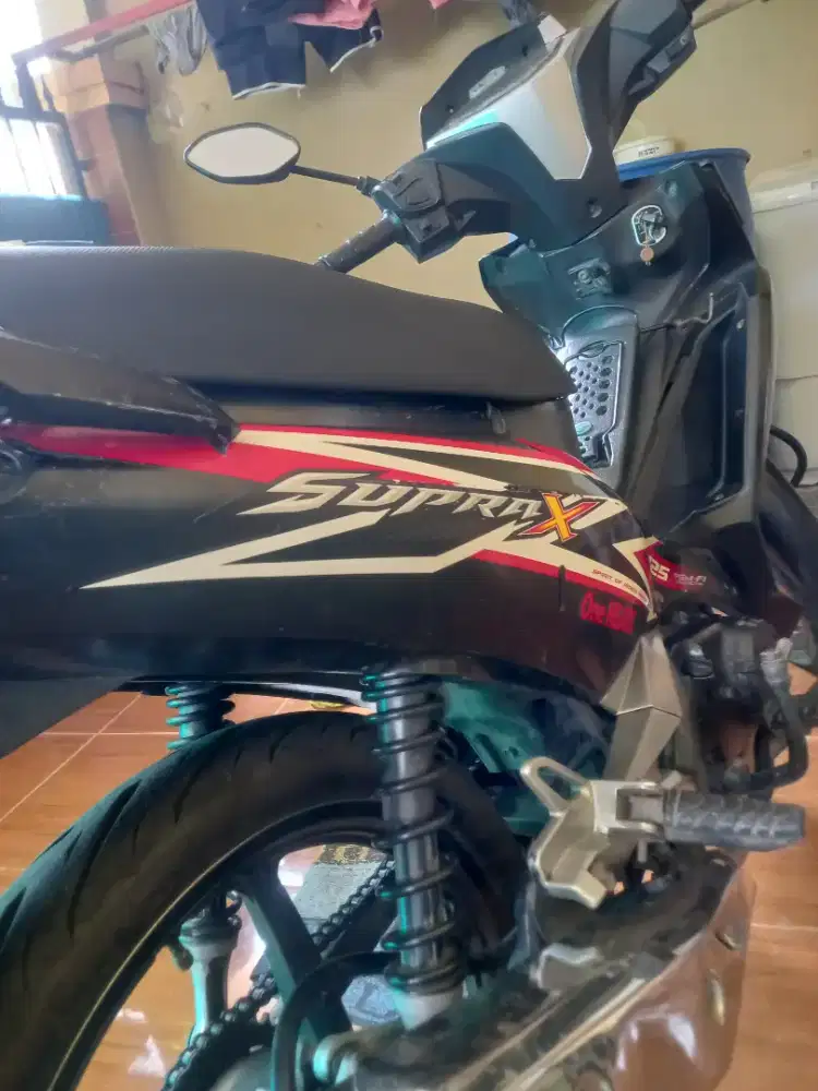 Dijual mtr supra x125 th 2014  surat2 lengkap pajak hidup