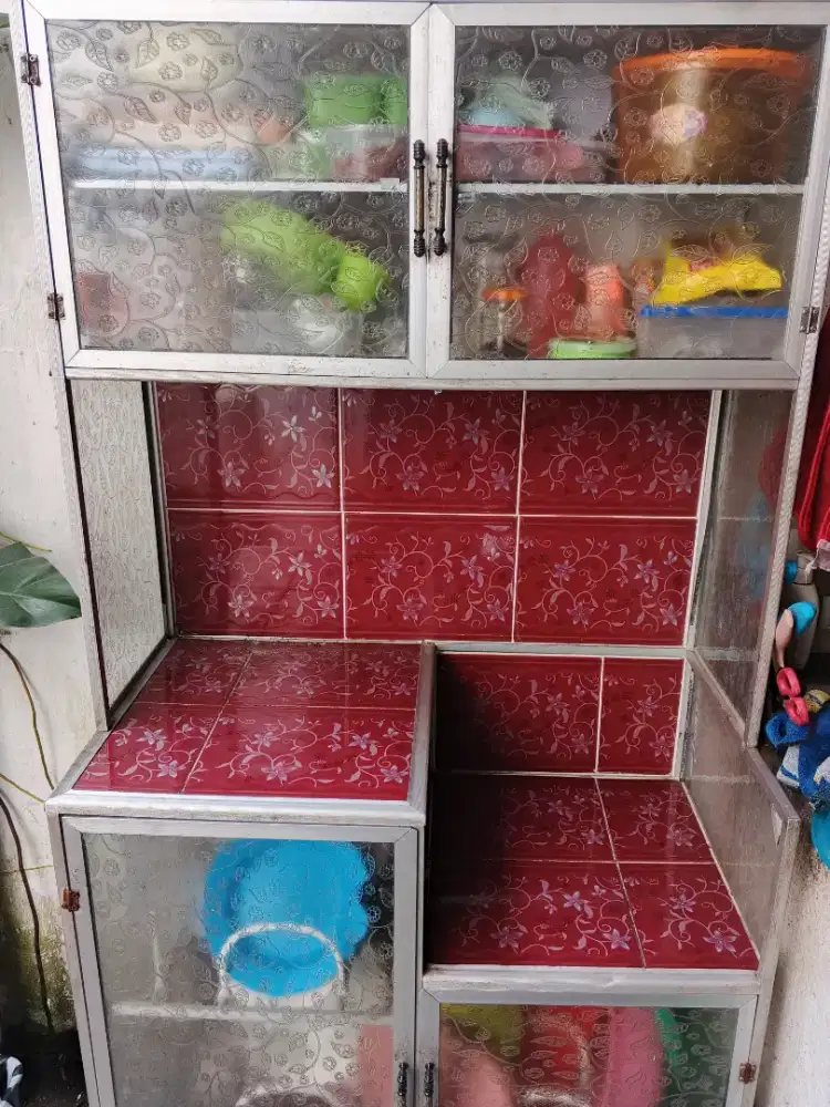 Rak piring kaca masih bagus