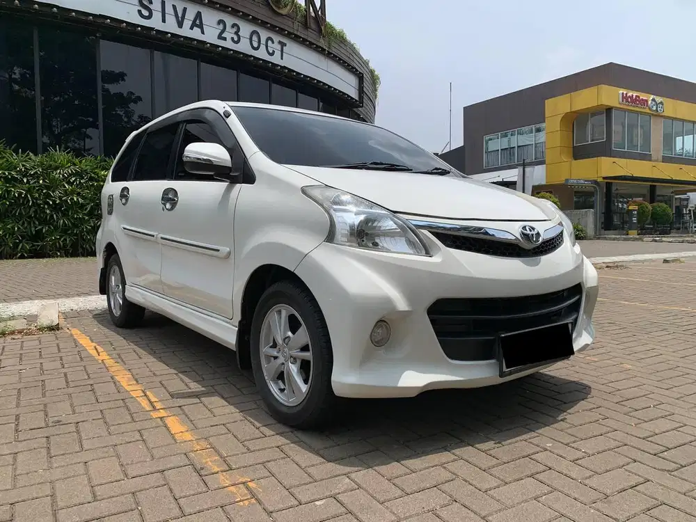 TOYOTA VELOZ 1.5 MT 2014 PUTIH KM 100RB