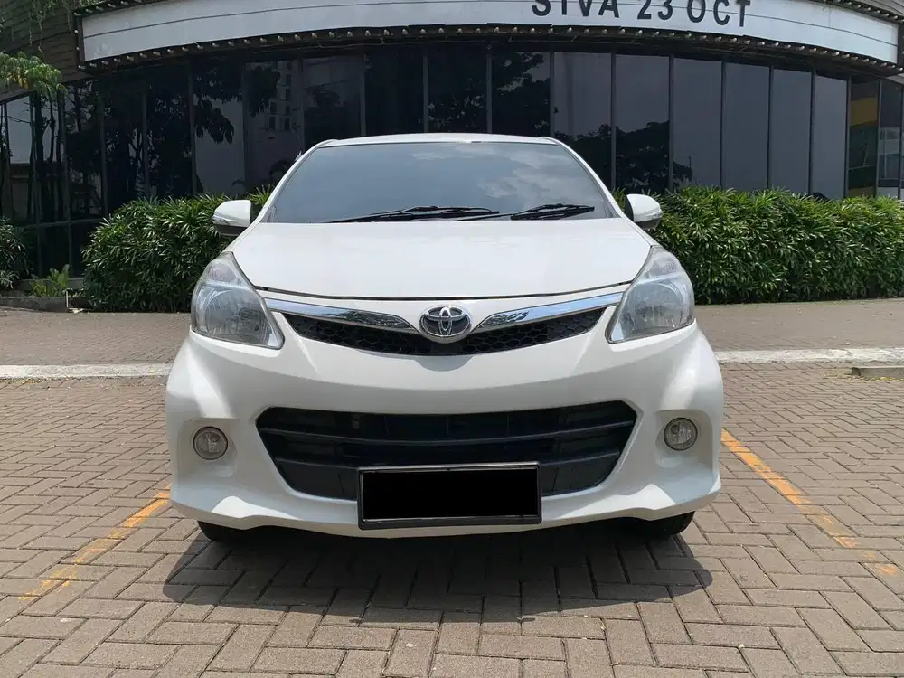 TOYOTA VELOZ 1.5 MT 2014 PUTIH KM 100RB