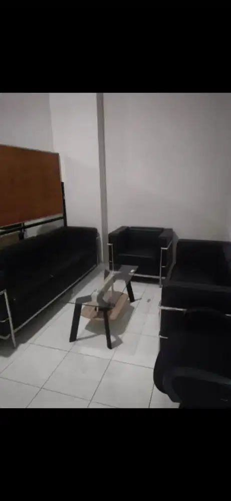Sofa kulit oscar hitam