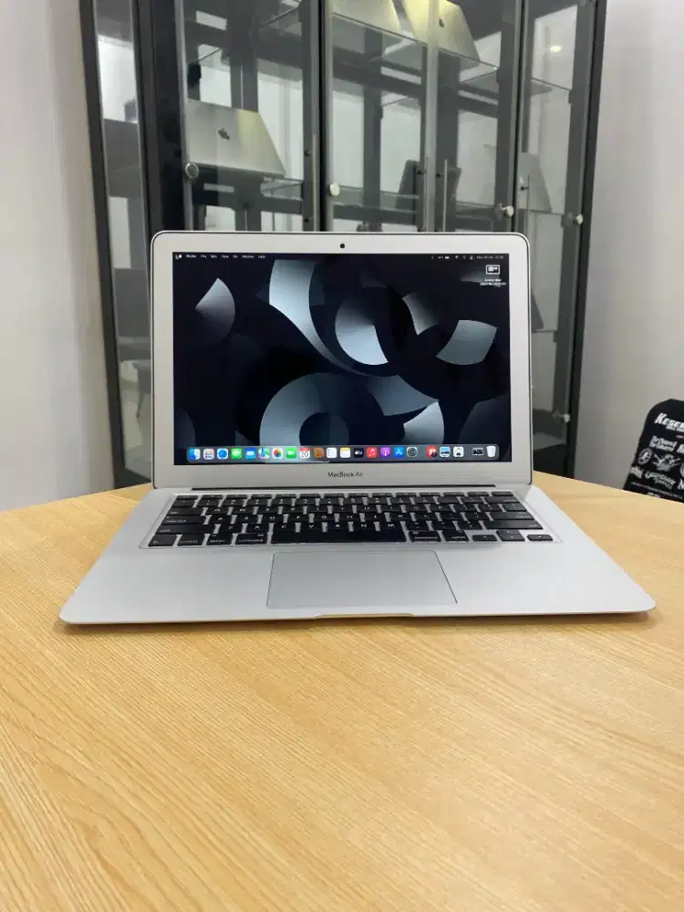 Macbook Air 2017 i5 8/128