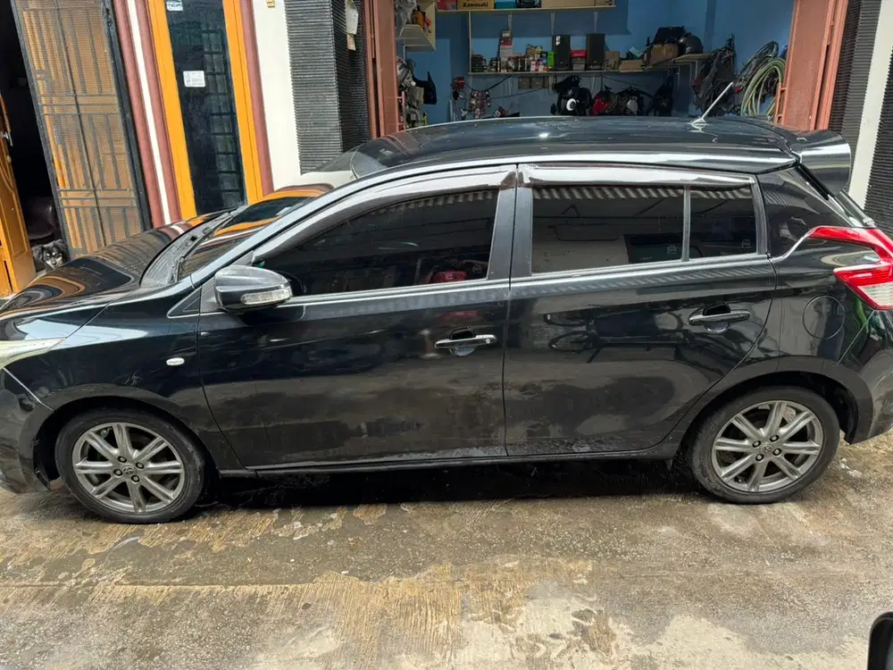 Toyota Yaris matic type G thun 2014 pajak panjang mesin halus jozz.