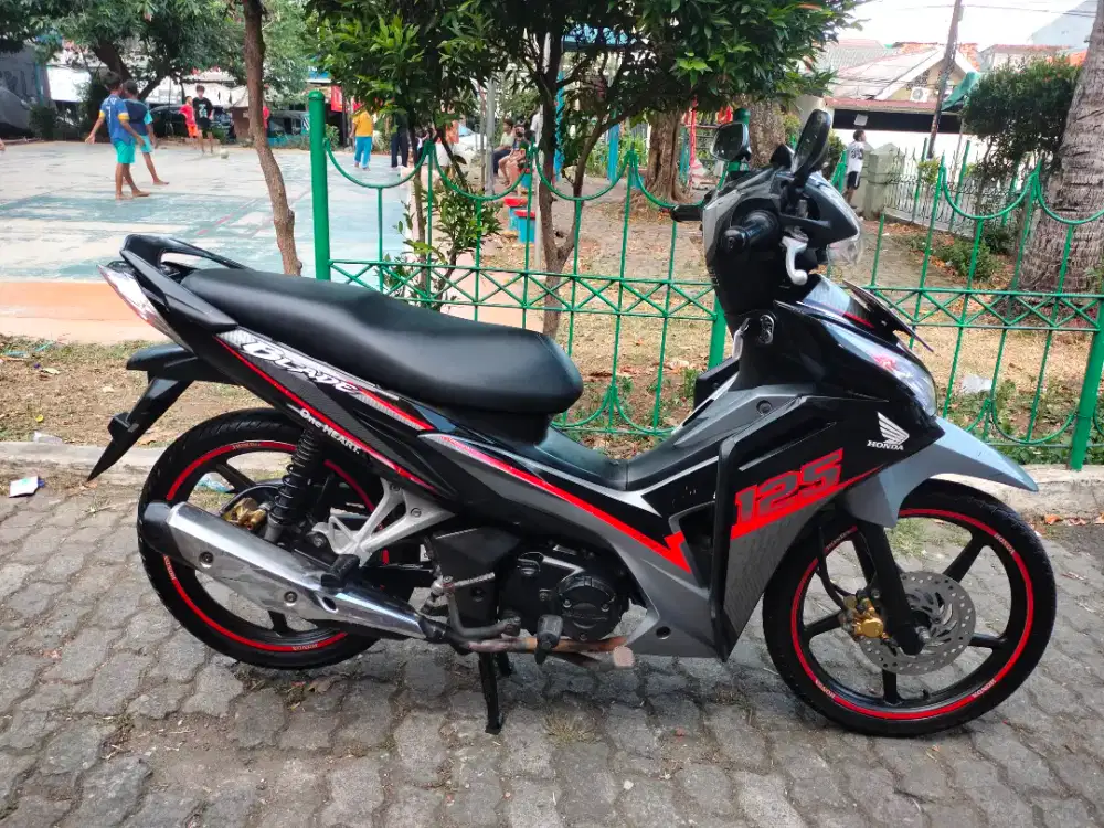 HONDA BLADE FI 125 CC 2017 Pajak panjang/B.dki