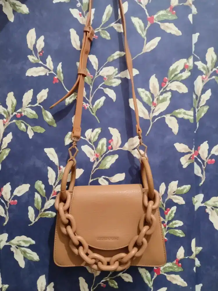 Tas charles & khate