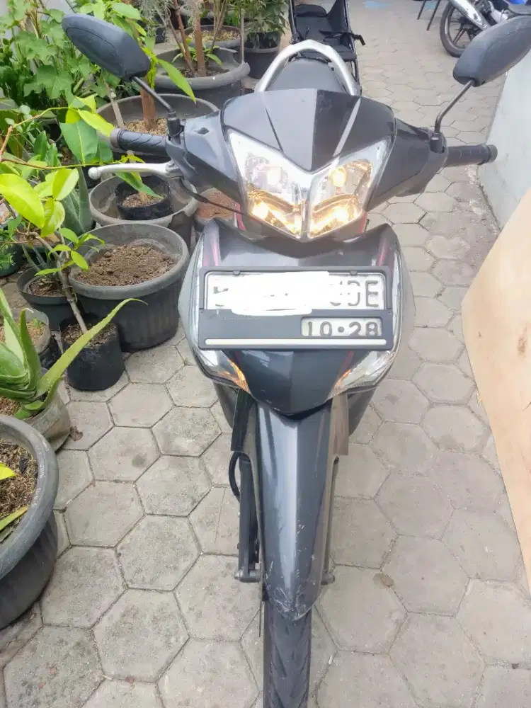 Jual honda supra x 125 F1 helm in