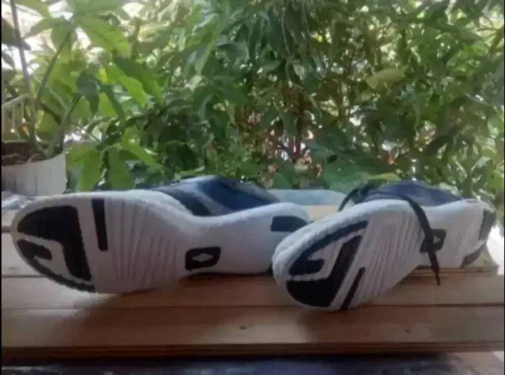 Sepatu running/futsal Umbro