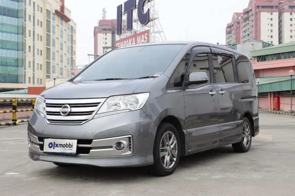 TDP 9,JT Nissan Serena 2.0 Highway Star Panoramic Bensin-AT Biru 2015