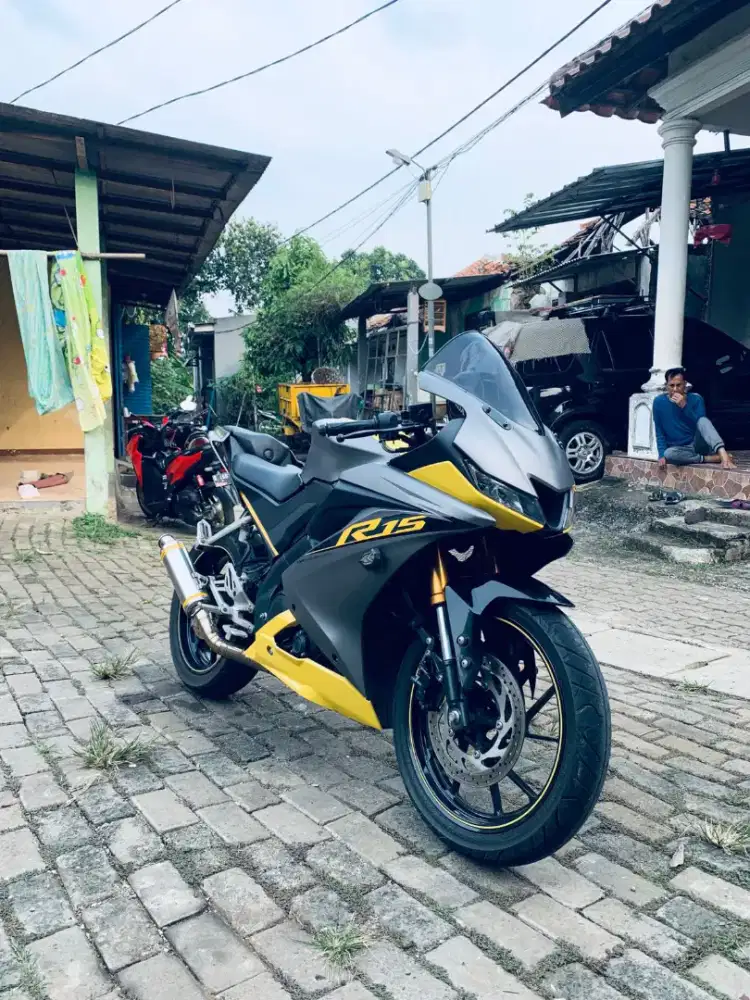 YAMAHA R15 V3 VVA