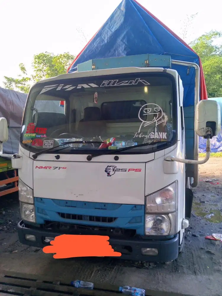 Truk Isuzu NMR 71 HD