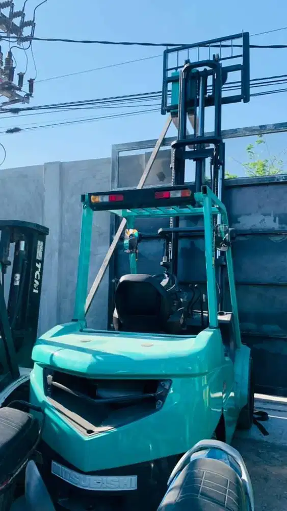 MITSUBISHI GRENDIA 3 TON MAST 4,7 METER LANGSUNG PEMILIK TAHUN MUDA