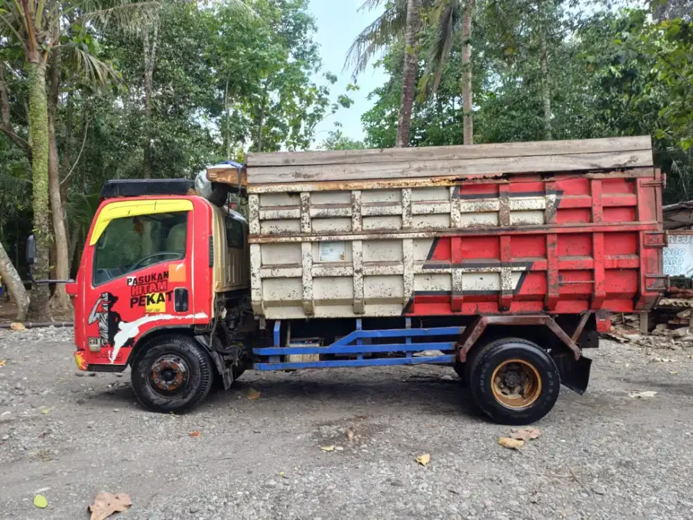 DUMP TRUCK ISUZU BEKAS 2019