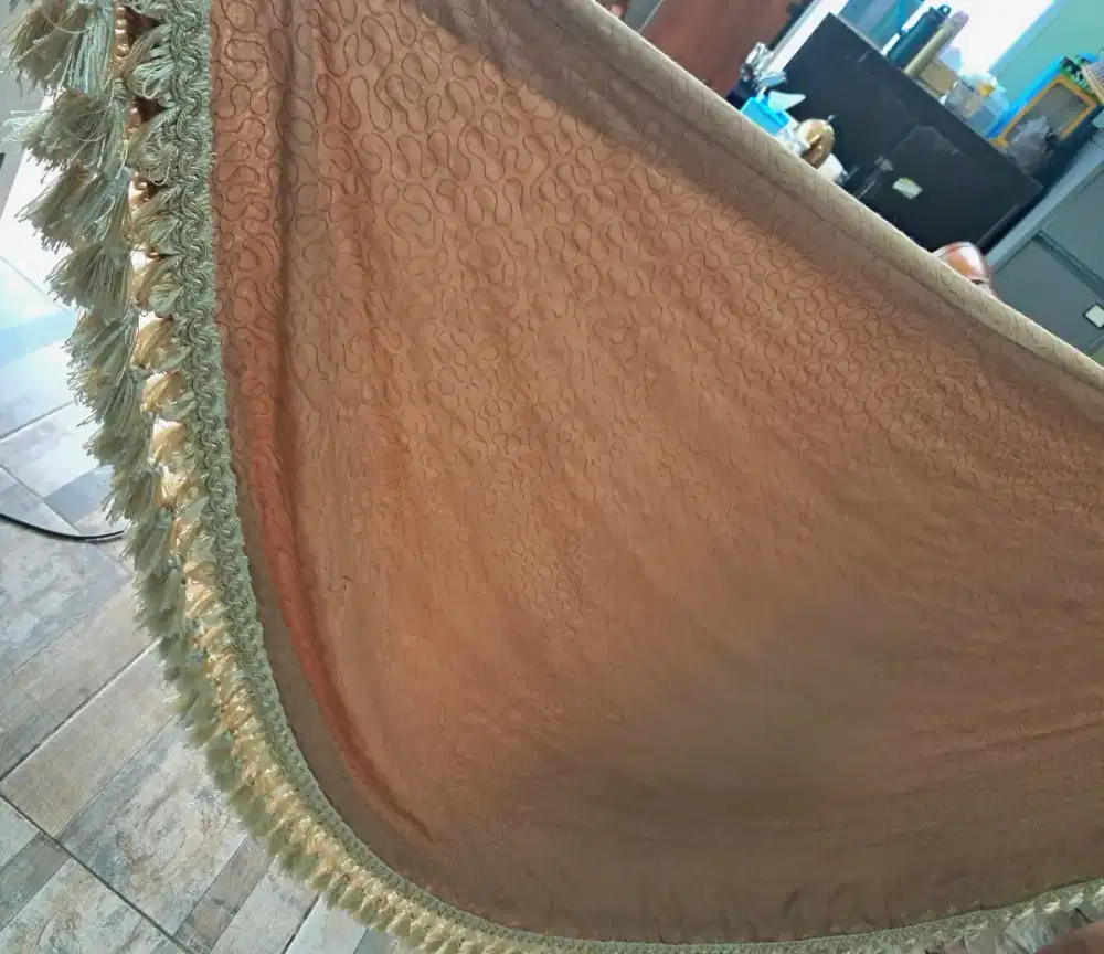 Taplak meja bundar