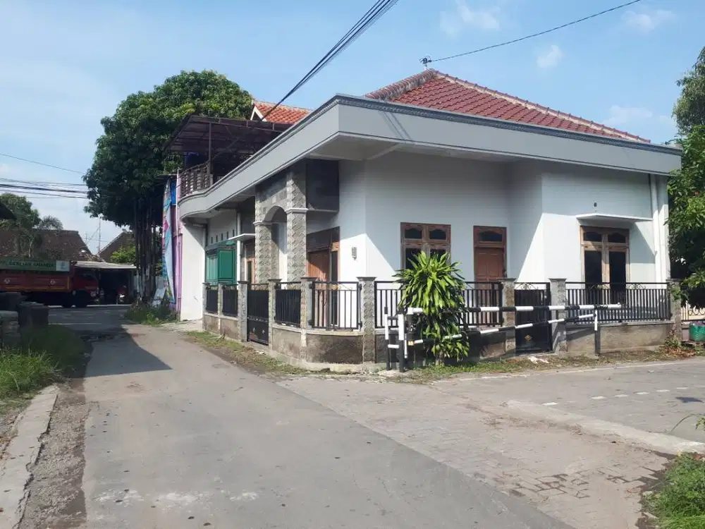 DIKONTRAKKAN RUMAH TINGGAL