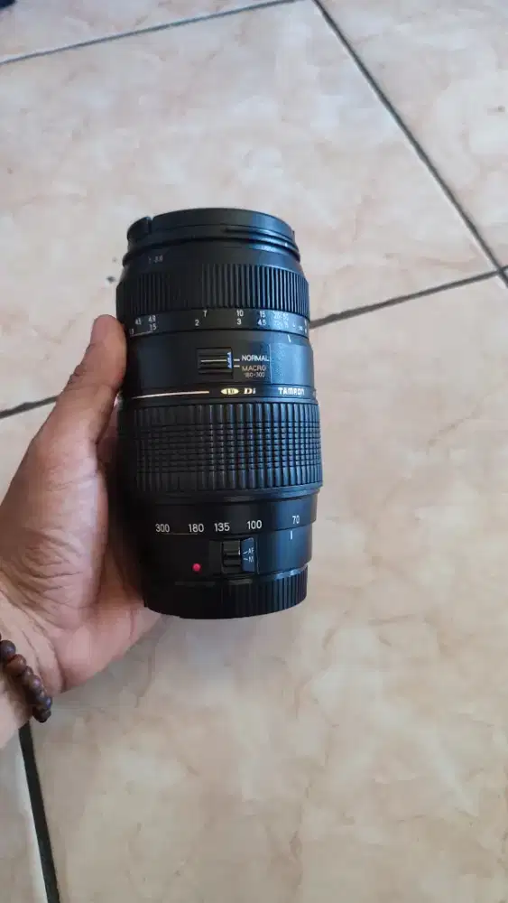 LENSA TELE TAMRON 70 300MM  CANON MURAH!!