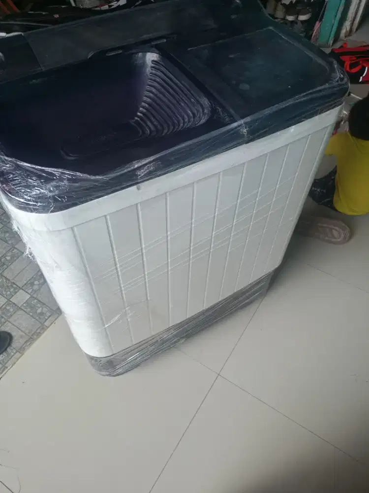 Mesin cuci 2 tabung merk denpo hitam mulussss ad penggilesannya