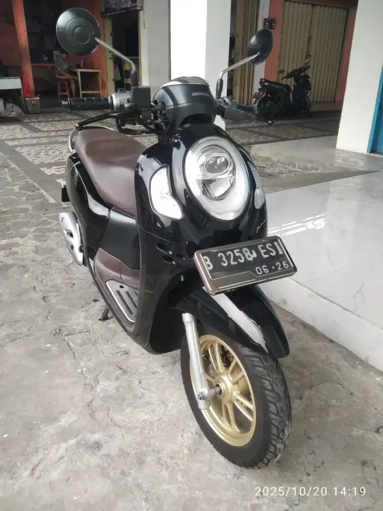 Jual scoopy iss tahun 2021 keylee