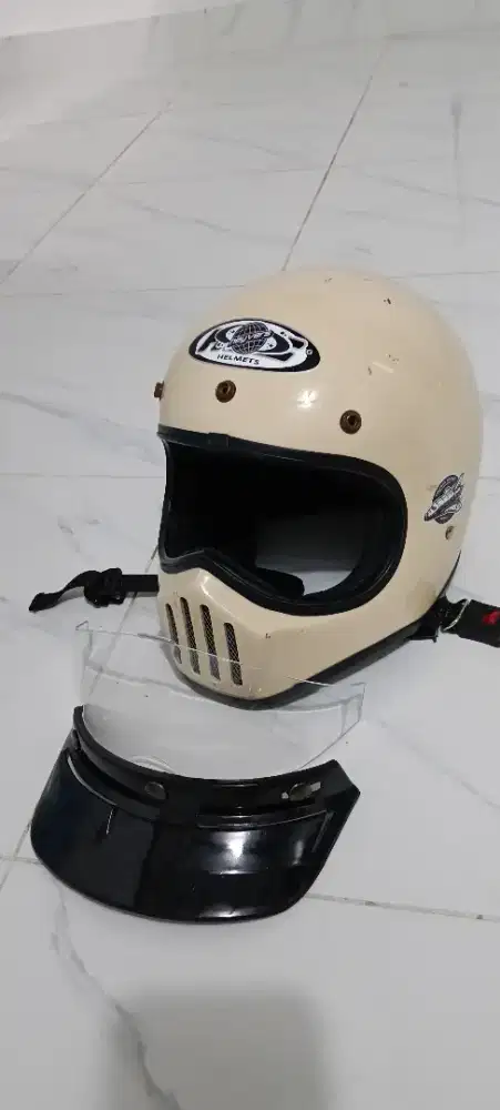Helm Full Face Merk HBC Warna Krem Pemakaian dari April 2025 Ukuran M