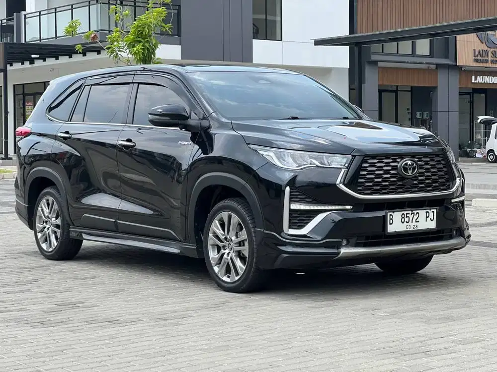 Toyota Innova Zenix 2.0 Q Hybrid TSS Modelista AT 2022 Pemakaian 2023