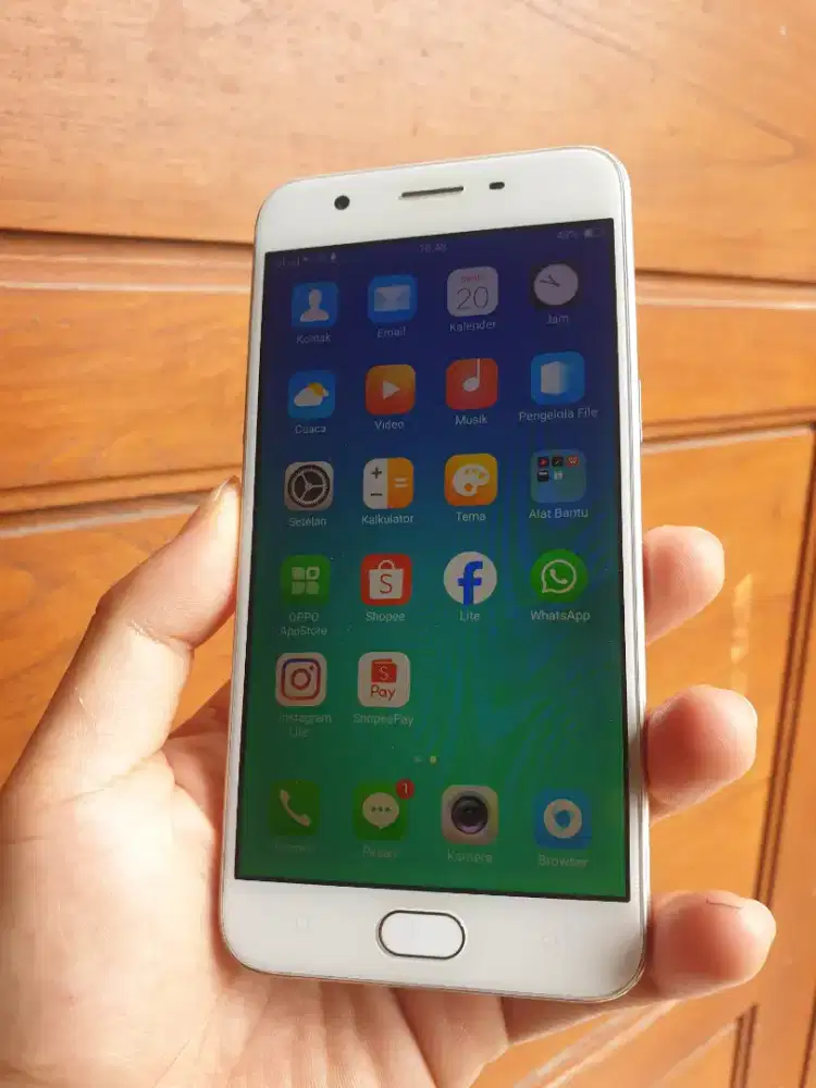 Oppo A57 4G Ram 3/32Gb  Normal siap pakai

Lcd ori