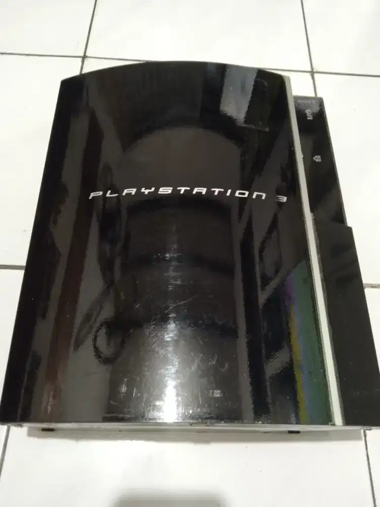 PS 3 tanpa stik dan kabel power
