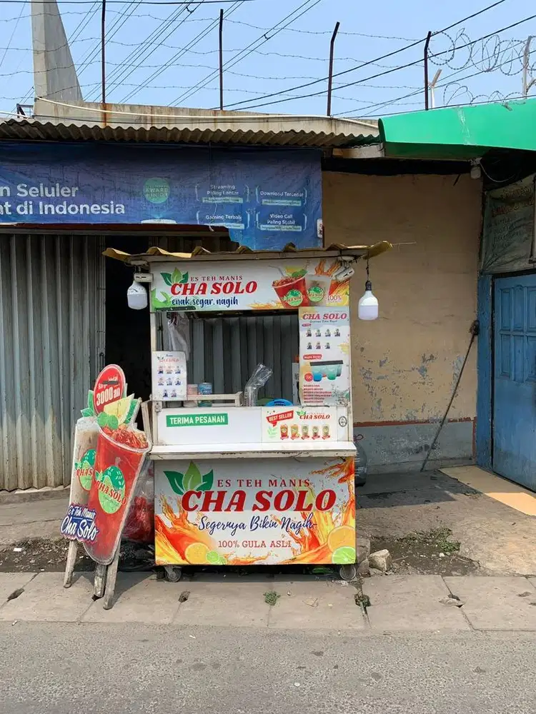 DICARI KARIAWAN ES TEH SOLO ( wanita )