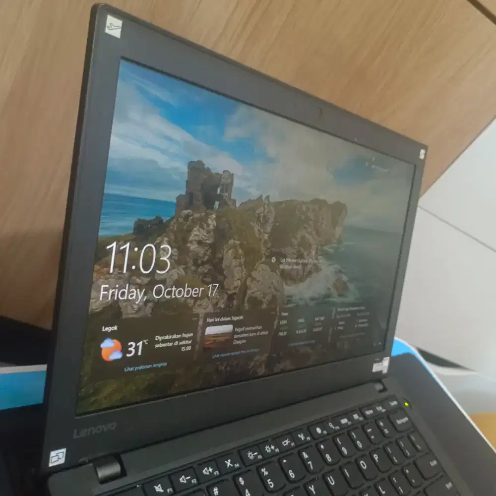 Lenovo Thinkpad X260
Core i5