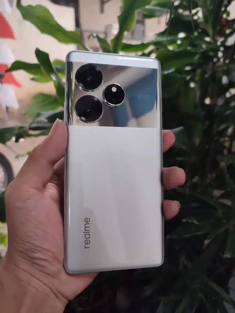REALME GT 6 RAM 12/256 GB