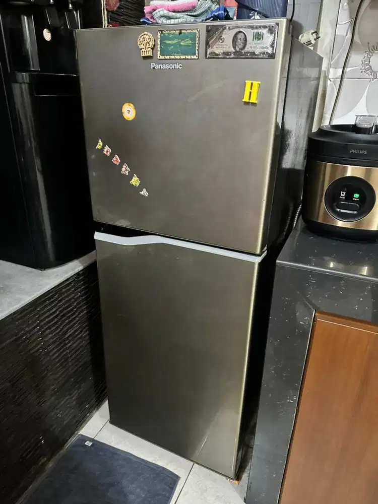 dijual cepat kulkas panasonic 2 pintu bagus