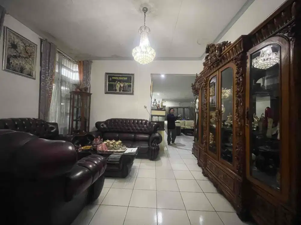 RUMAH DIJUAL BESERTA ISINYA SIAP HUNI DI KARAWANG BARAT DEKAT GERBANG TOLL HANYA 15 MENITAN
