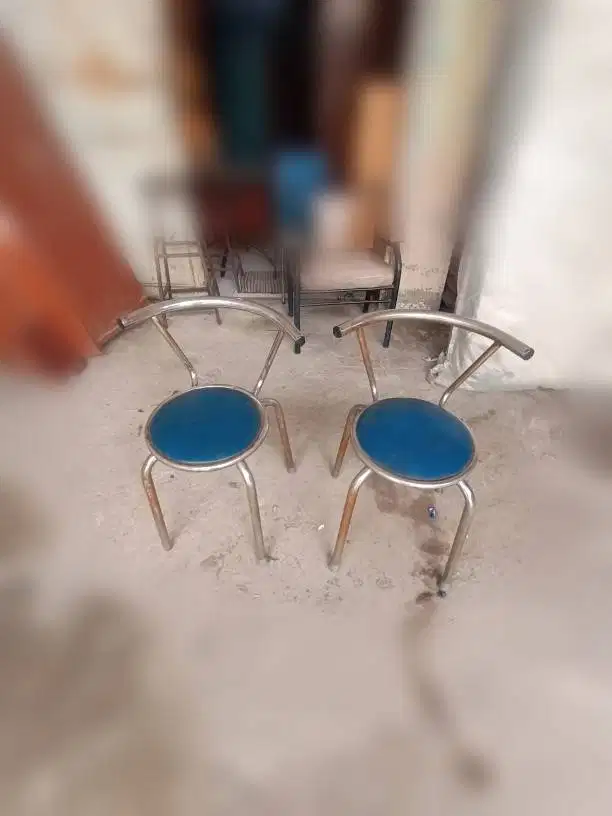 2 kursi cafe minimalis