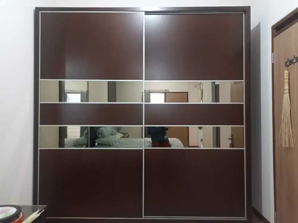 Lemari baju mewah