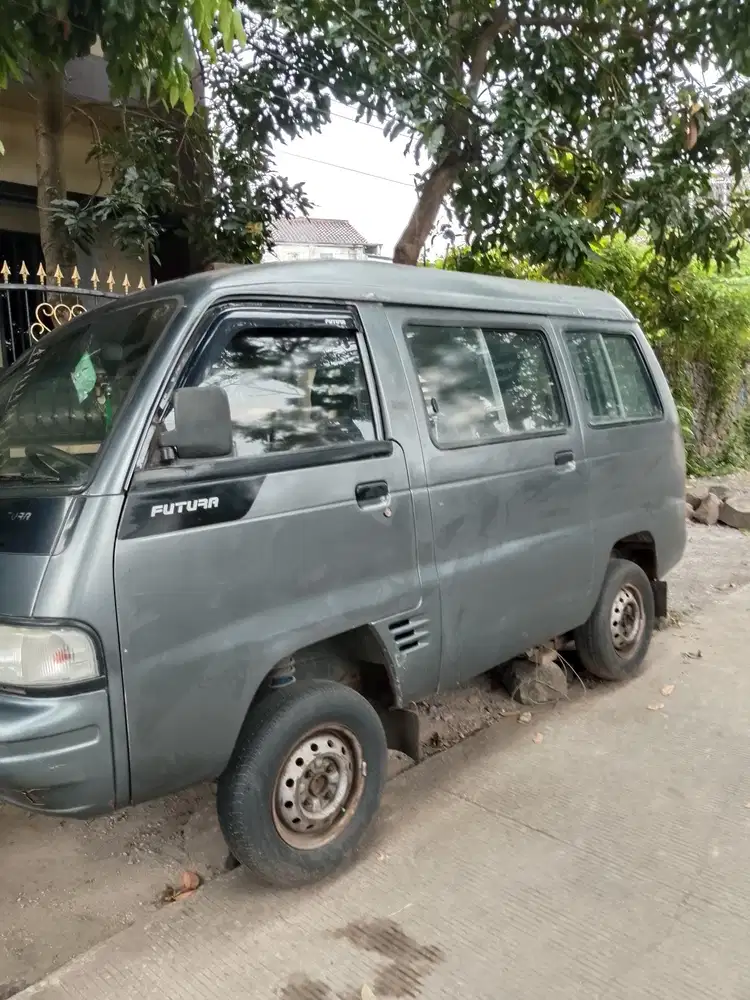 Suzuki Futura 1992 Bensin