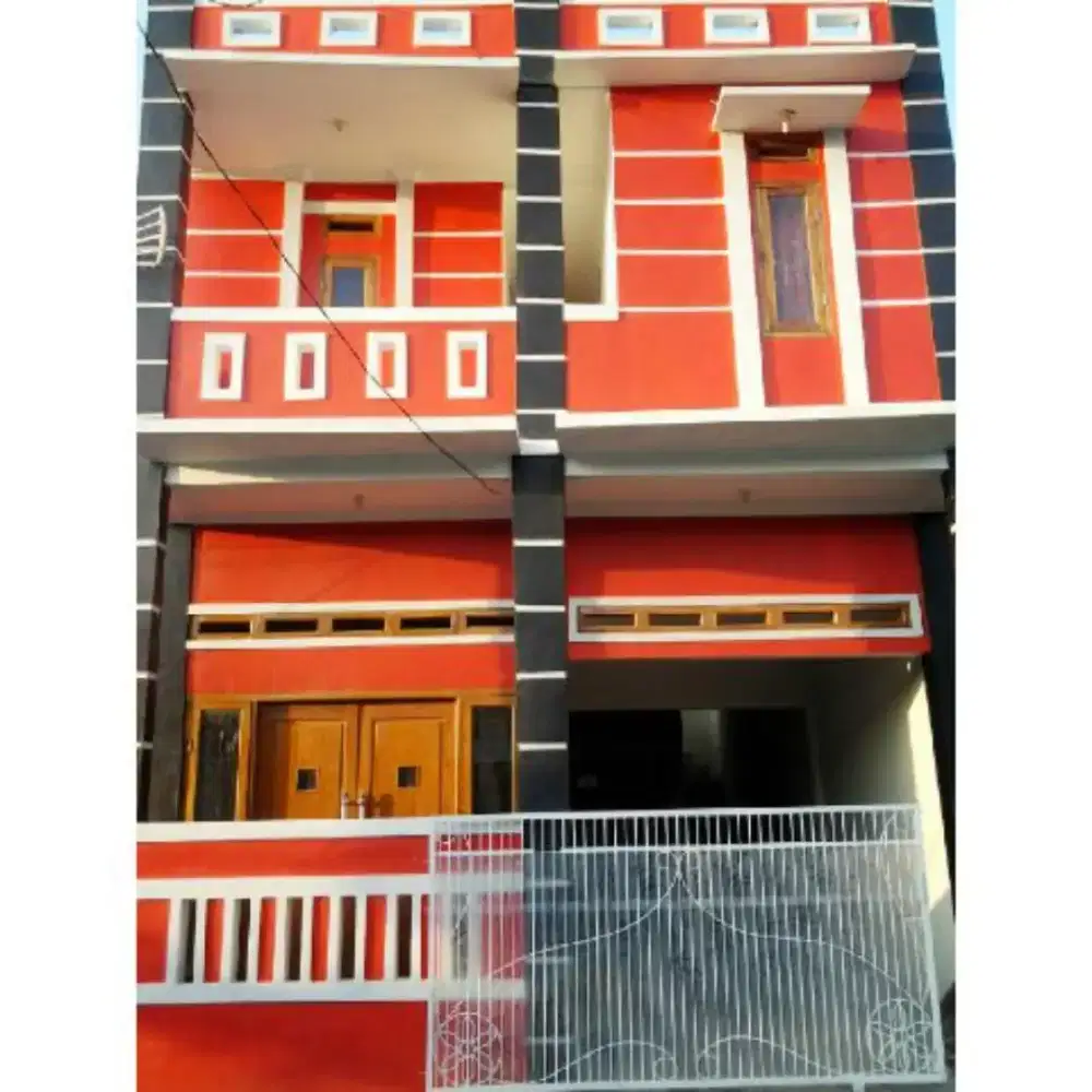 Dijual indekost dengan 8 kamar tidur 8 kamar mandi omset 4jt/bulan
